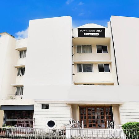 Super Townhouse Oak Vashi Hotel Turambhe Exterior photo