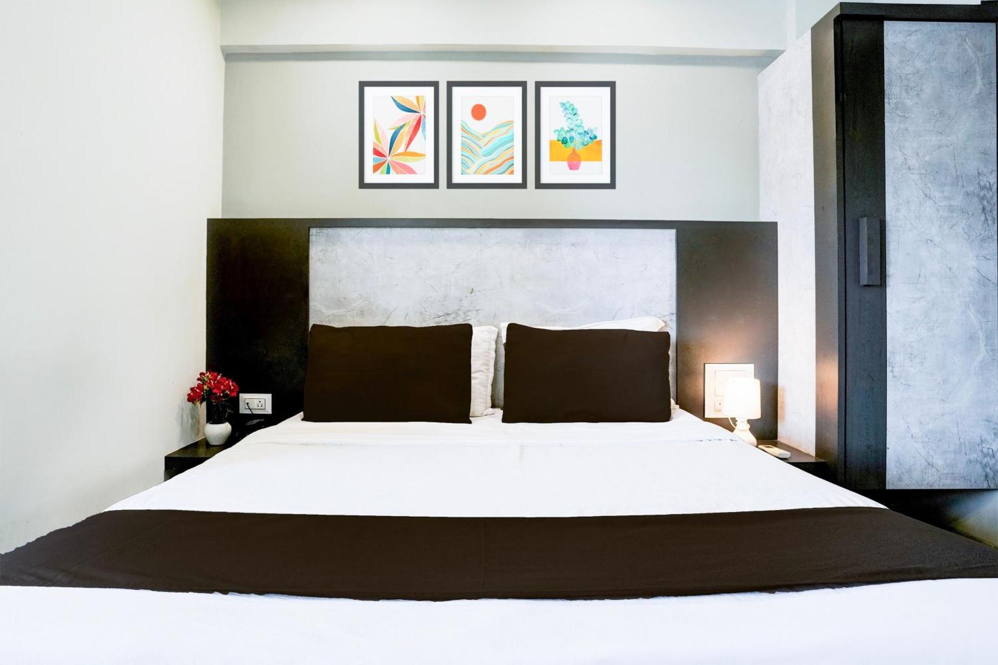 Super Townhouse Oak Vashi Hotel Turambhe Exterior photo